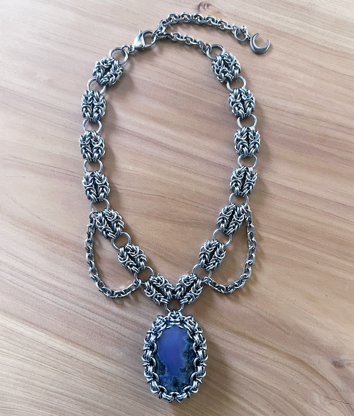 Bellidine Pendant Necklace
